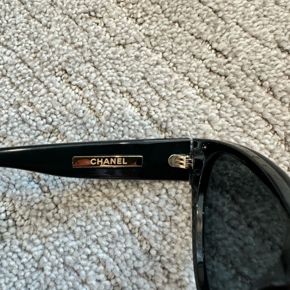Chanel sunglasses - Picture 4 of 9